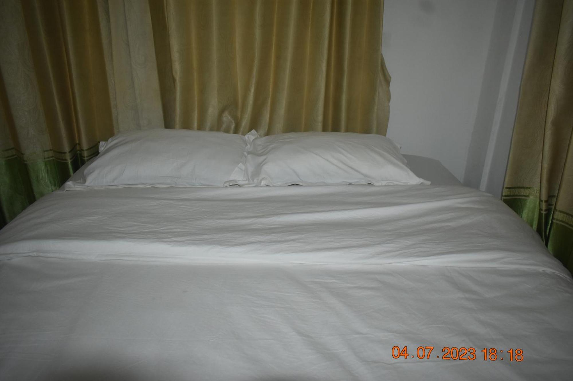 Four-G Home Stay & Komodo Tour Labuan Bajo Buitenkant foto