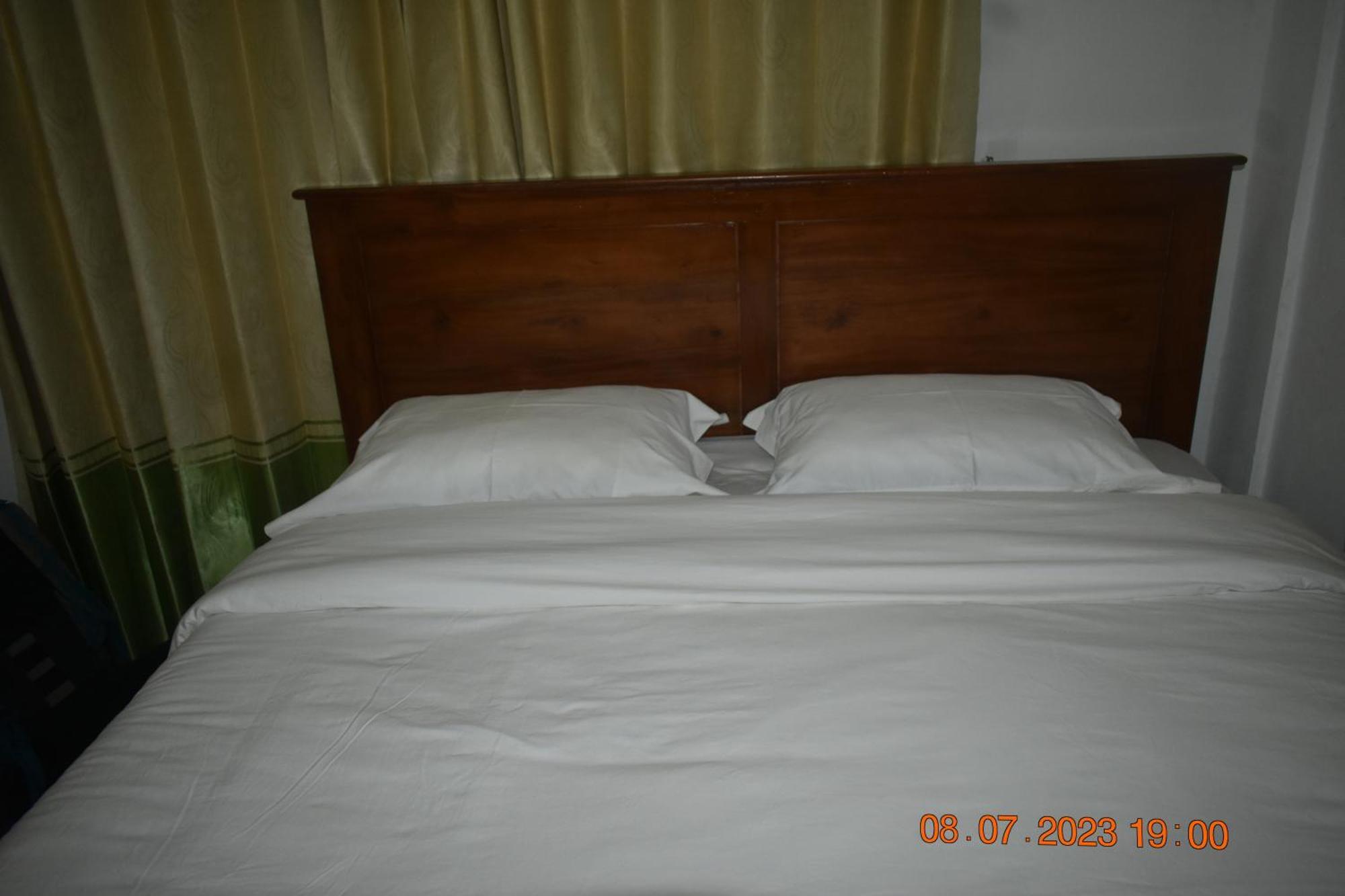 Four-G Home Stay & Komodo Tour Labuan Bajo Buitenkant foto