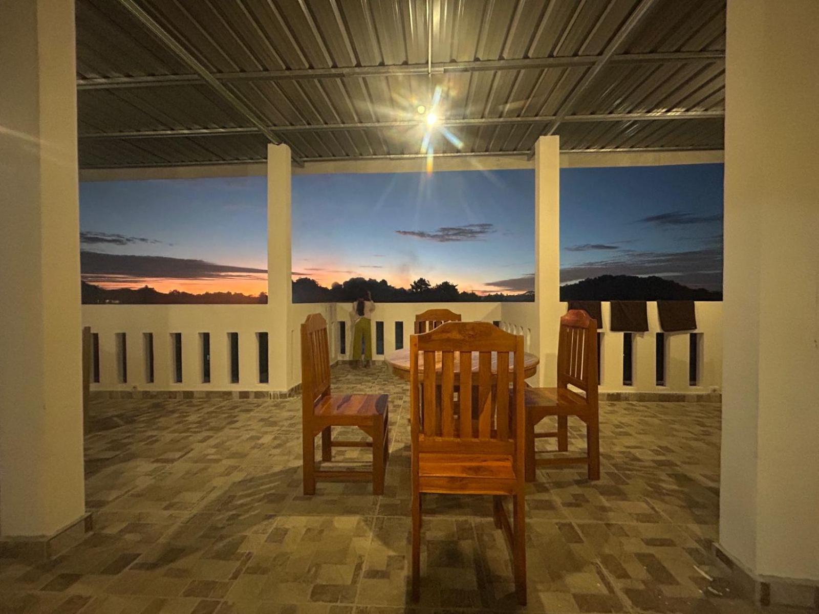 Four-G Home Stay & Komodo Tour Labuan Bajo Buitenkant foto
